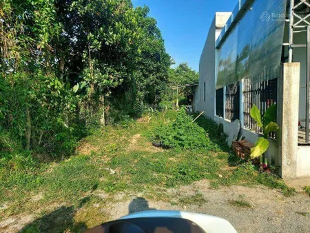 Gần chợ bình tứ, ngay mặt tiền đường nhựa lớn, giá 290tr/137m2, shr, dân cư đông, tiện ích đầy đủ
