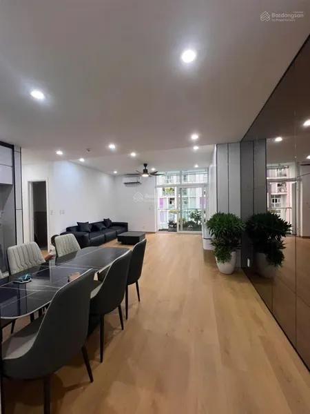 Chính chủ bán căn hoa hậu của dự án. 116m2. tầng trung, căn góc, full nội thất. ban công đn + tn