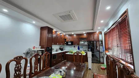 BÁN PHÂN LÔ, KINH DOANH, Ô TÔ, NGÕ THÔNG PHỐ THÁI HÀ 40M 5 TẦNG MẶT TIỀN  4m 14ty