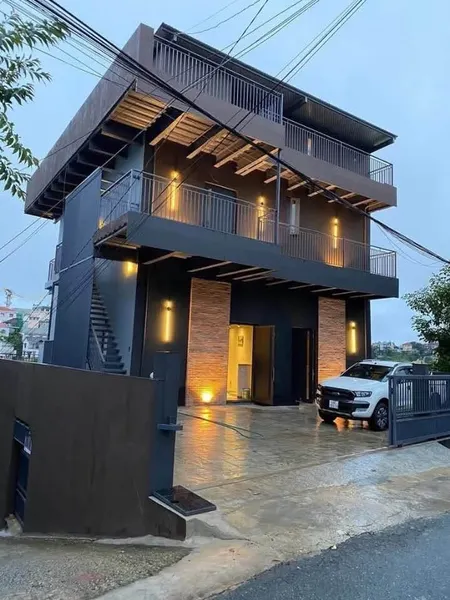 Biệt Thự Mặt Tiền đường chính Lương Thế Vinh ngay trung tâm chỉ cách hồ Xuân Hương Đà Lạt 1,5km