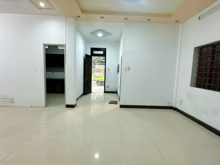 Cho thuê nhà nguyên căn diện tích đất 400m2 1 trệt 1 lầu 1 tum