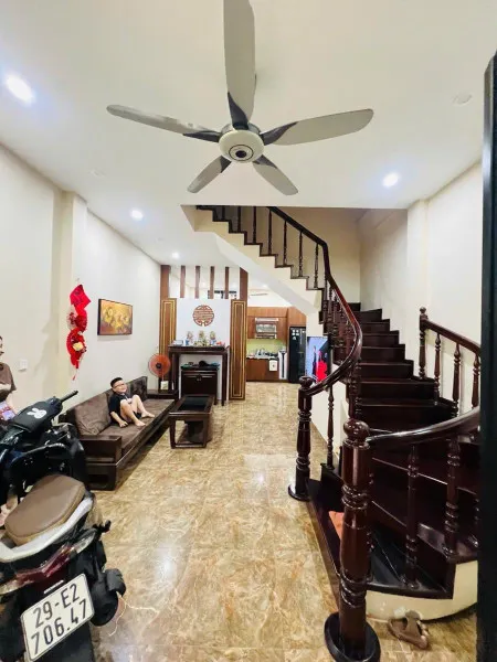 Hiếm! Hào Nam,Gần Phố,DT: 45m2 x 5Tầng,MT: 4.6m,Giá: 12.6 tỷ Đống Đa