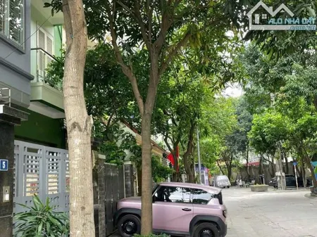 Cho thuê nhà ngõ 234 Hoàng Quốc Việt. 40 triệu/tháng. Phù hợp để ở hộ gđ, văn phòng, cty