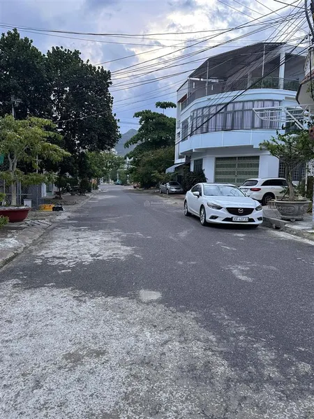 Hai 2 lô liền kề mặt tiền bùi huy bích tđc hòn xện nha trang dt 140m2 ngang 8m cách biển 500m