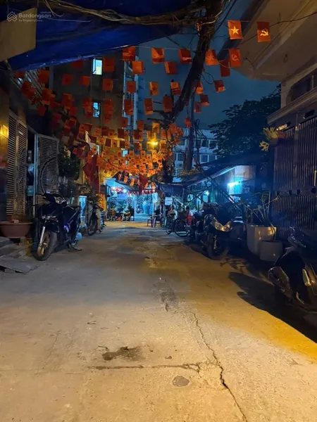 Bán đất ngõ lương sử a phố quốc tử giám quận đống đa 28m2, hai mặt ngõ mặt tiền rộng giá 5,5 tỷ.