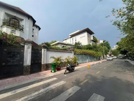 Đất xây biệt thự lê ngô cát ngô thời nhiệm 10 x 30m, hầm 5 tầng, 130 tỷ