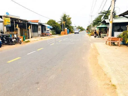 Cần bán mặt tiền đường dt 833 dùng làm kho xưởng, làm công ty xây nhà giá chi 430tr/ 175m2 full thổ
