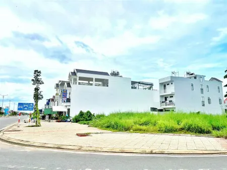 Trả nợ gấp tôi bán lô 108m2 chỉ 1,68 tỷ ngay tt long thành đối diện công viên cổng 3a sổ sẵn