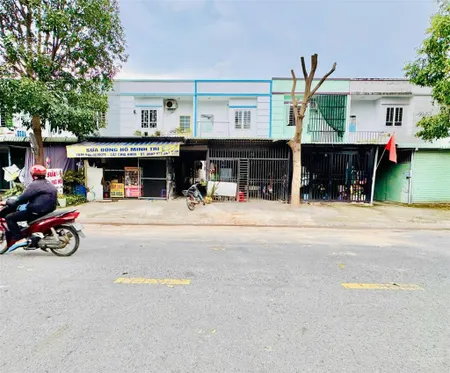 Bán ngay dãy trọ bàu bàng nằm ngay kcn gồm 1 kiot full thổ cư 100% dân cư đông đúc mặt tiền 12m