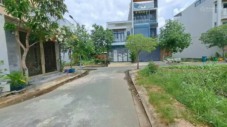 Đất kdc đào sư tích, 5x17m, sổ sẵn, xây tự do