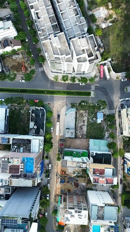 Lô góc 2mt đường lê văn quý , an đồn sát biển phạm văn đồng dt 251m2 ngang 10m giá 4x tỷ