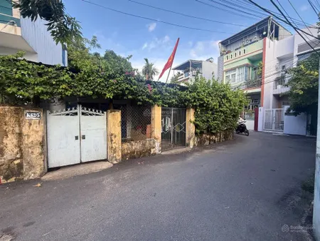 Hot! chuyển nhượng lô 2 mk chế lan viên ngang 7m, đường ô tô trải nhựa gần biển xây dựng cực đẹp
