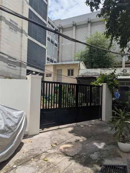 Duy nhất chủ cần bán khuôn đất góc 3 mt đường trần quốc toản p.võ thị sáu q.3. dt 6,4x30,9m, 36 ỷ