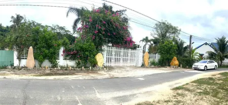 Bán lô đất đẹp 1.365m2, mặt tiền đường nhựa vào kdl suối tiên, chỉ 2,6 tỷ