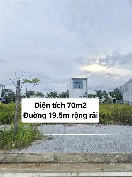 Bán đất hương sơ đường rộng 19,5m xung quanh hàng xóm giàu có