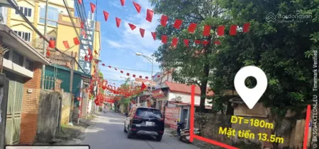 Cấn bán 180m2 trục chính kinh doanh đường chùa thầy quốc oai