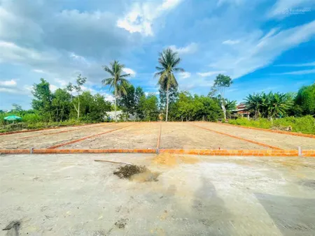 Chỉ còn 4 lô liền kề trung tâm hoà tiến, giá cực hấp dẫn 1 tỷ ***