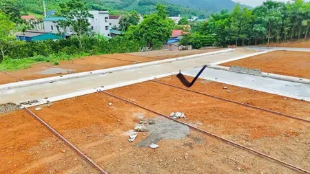 Lô góc thuộc làn 2 đường hcm, tu vũ, pt sẵn sổ, đường 7m, cách đường hcm chỉ 120m, trường học 800m