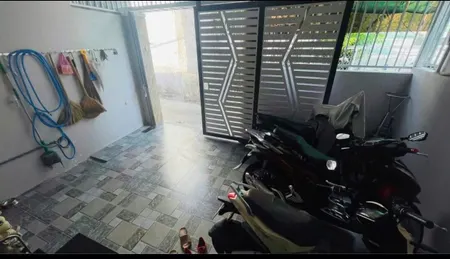 Bán Nhà 2 tầng mới hẻm Hương Lộ Ngọc Hiệp , Diện tích: 75m2 thực tế:85,3 m2
3 Phòng Ngủ ; 2WC ; phòng khách rộng rãi ( có p.Ngủ tầng trệt )
