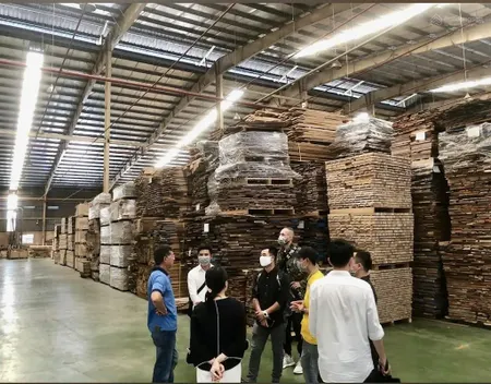 Bán xưởng trong khu công nghiệp nam tân uyên tổng diện tích 12.000m2 xưởng 7000m2 giá 95tỷ tl