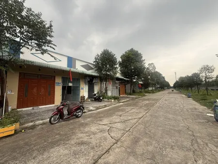 Bán dãy trọ Mỹ Phước 3, diện tích150m², dòng tiền hàng tháng , giá 1 tỷ 40, sổ hồng riêng. LH: 0879.819.662 Văn Lực