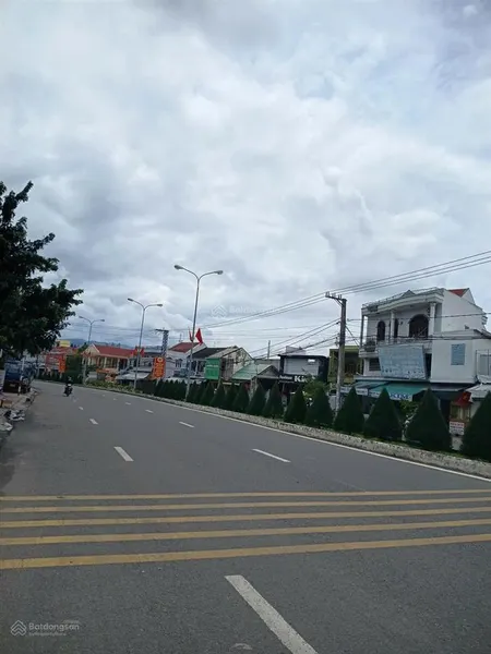 Bán đất tặng nhà thị trấn diên khánh, mặt tiền quốc lộ 1a, chỉ 21 triệu /m2, diện tích 1517 m2