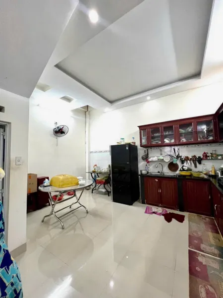 💥Bán Nhà 2 tầng mới hẻm Hương Lộ Ngọc Hiệp - Tây Nha Trang.
   👉 Cách Đường Lớn 100m, Cách chợ trường học...500m, -Đi tắm biển hàng ngày chỉ 5phút đi xe( 3,5km)