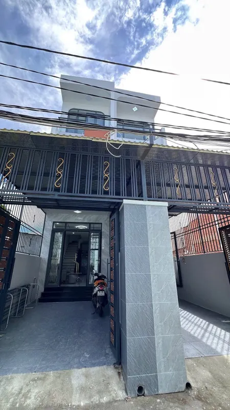 BÁN NHÀ 3 TẦNG MỚI HẺM 24 LƯƠNG ĐỊNH CỦA - NGỌC HIỆP - PHƯỜNG TÂY NHA TRANG.

- DT: 66m2 ngang 3,1m
- Nhà 3 tầng thiết kế : 4 phòng ngủ (có PN tầng trệt),