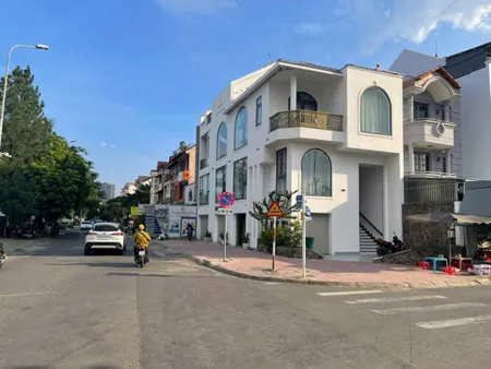 Bán nhà 130.8m² ngang 6.8m giá 33 tỷ Phường Bình Trưng
