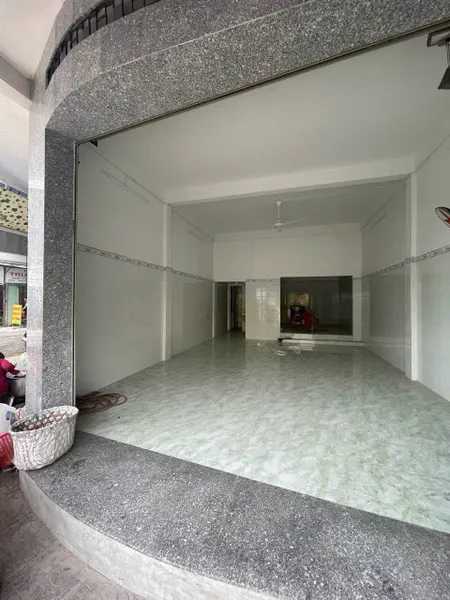 CHO THUÊ MẶT BẰNG TẦNG TRỆT MẶT TIỀN ĐƯỜNG 2/4 
- Diện tích: 60m² (ngang 5m)
- Vị trí: 36 đường 2/4 (ngã 3 giao Nguyễn Biểu), gần chợ Vĩnh Hải – trung tâm Bắc Nha Trang, thuận tiện kinh doanh đa ngành nghề.
- Lối đi và nhà vệ sinh riêng biệt

Giá thu