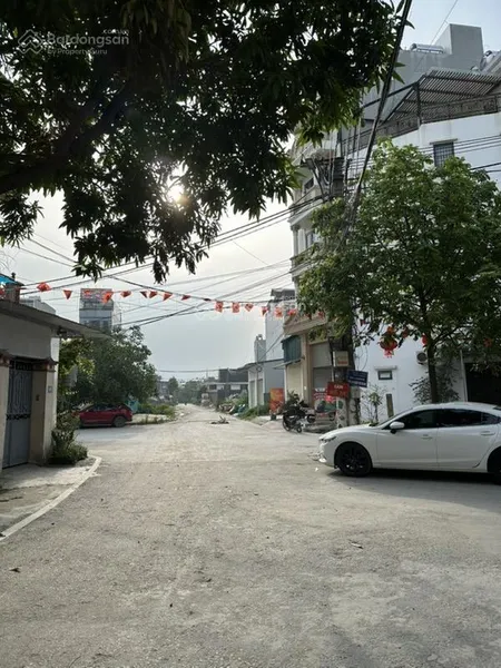 Nhà đẹp lô góc 5 tầng oto đỗ cửa 6 ngủ, dt 40m2 vuông đẹp, oto đỗ cửa. sát vành đai 3.5 kdt hino