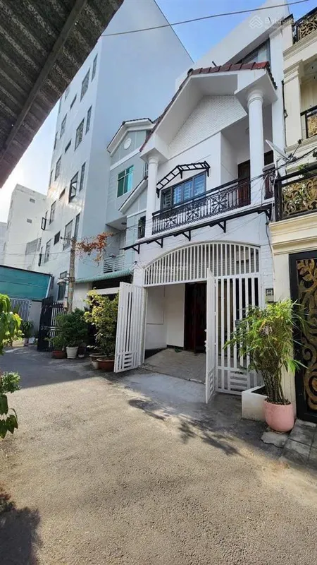 Bán nhà hxh 6m, q7, đường huỳnh tấn phát, phường phú thuận, 5m x 13m nhà 3 tầng, giá 9,5 tỷ.