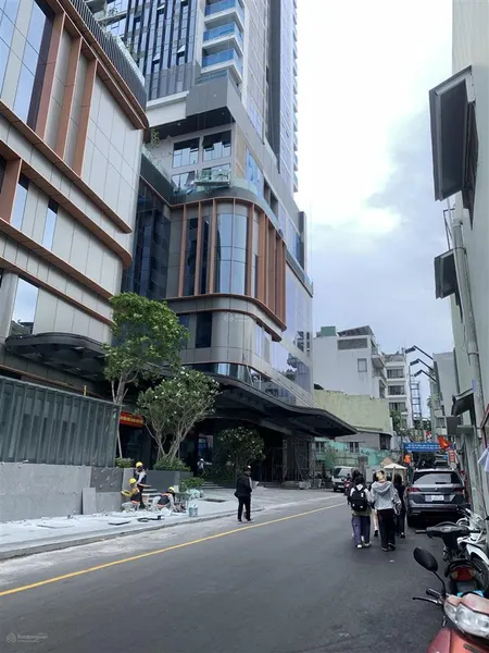 Homestay nguyễn trãi quận 1 dt 31m2 xây 4 tấm, ngang 3.6m, hẻm rộng, sát lancaster, shr chỉ 7.9 tỷ