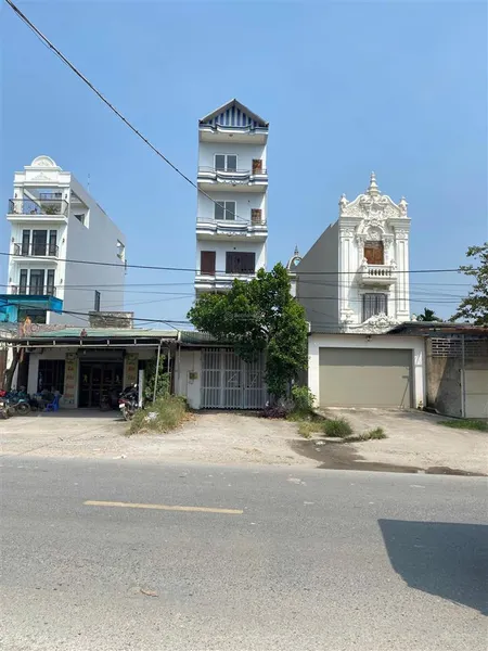 Mặt đường quốc lộ 6, sẵn nhà 5 tầng, ngay khu cn phú nghĩa kcn đông phú yên