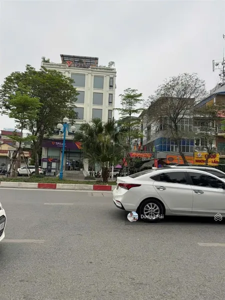 Bán nhà mặt phố hoàng quốc việt nghĩa đô 200m 8 tầng thông sàn thang máy vỉa hè 10m