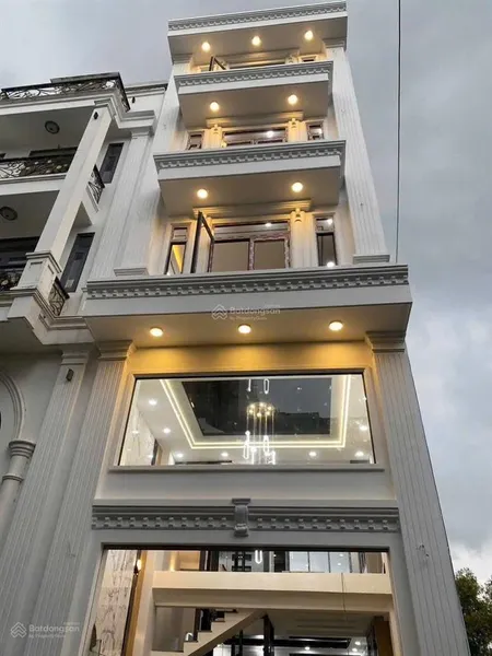 Nhà phố mới đẹp 1 trệt lửng 3 lầu gara ô tô pháp lý chuẩn liền kề pmh