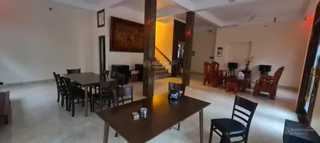 Chính chủ bán nhà phố cổ, 3 tầng ngõ 53 hàng buồm, 45m2 mt 4,5m, có sân rộng để xe máy, giá 12 tỷ