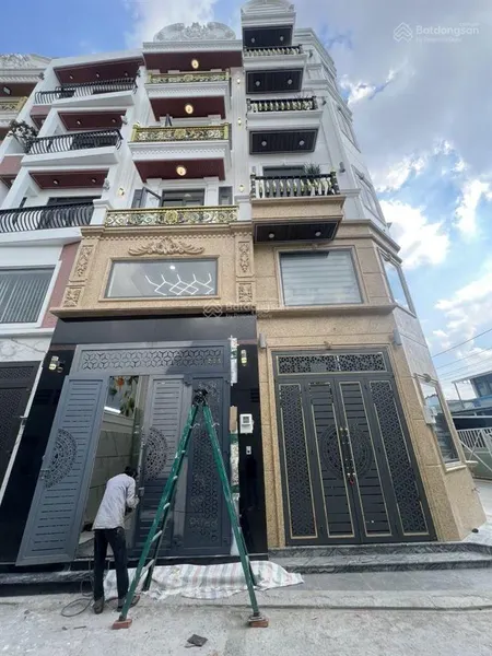 Nhỉnh 7 tỷ nhà mới 100% phun nội thất hẻm ô tô tránh nhau khu vực sầm uất ngay sát ubnd phường