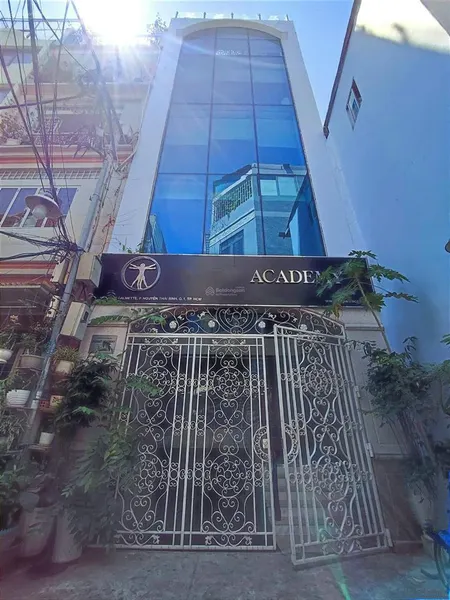 Giảm 4 tỷ bán nhà building đẹp hẻm calmette, p. ntb, q1. dt 5x16m, cn 76m. giá 28,3 tỷ