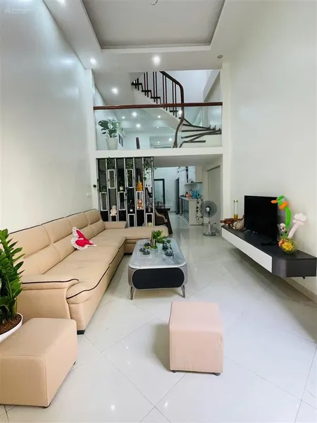 Bán nhà ngõ 132 xuân thủy, cầu giấy, 43m2, 6 tầng, ngõ thông, ô tô gần, full đồ, 9.99 tỷ