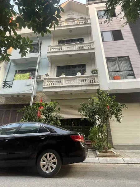 [giảm 1.25 tỷ]còn 14.7 tỷ trần thái tông 45m2 5 tầng dân xây mặt tiền 6m chủ bán gấp