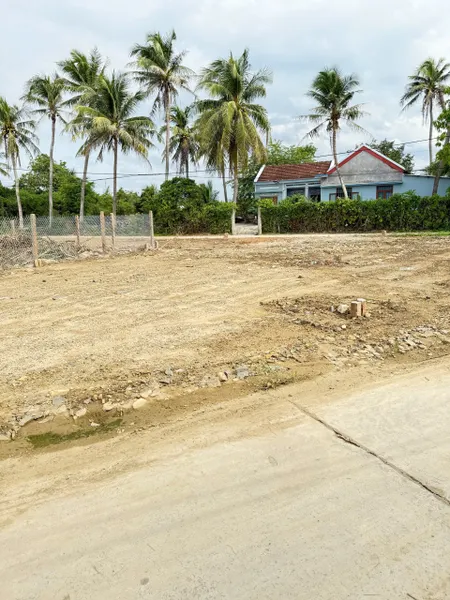 0938.113.403 Bán đất full thổ cư sát trung tâm Ninh Hoà 75m² ngang 12.18m giá 390 triệu Xã Tân Định (Ninh Bình)