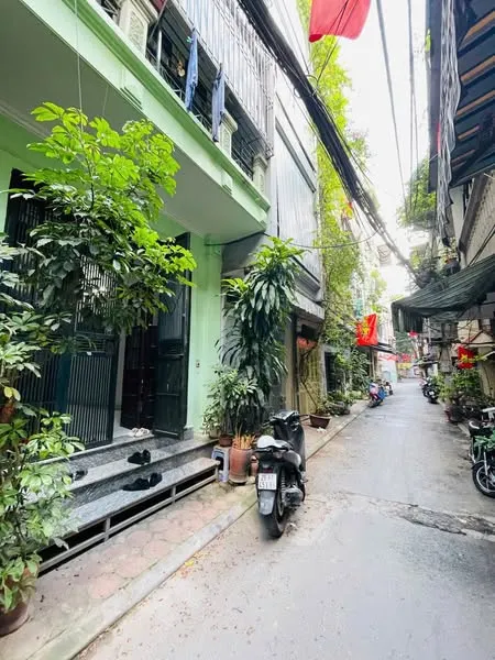 BÁN NHÀ ĐƯỜNG TẤY SƠN. 50M2 - 4 TẦNG. NGÕ THÔNG. KINH DOANH.