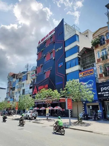 BÁN NHÀ MẶT ĐƯỜNG NGUYỄN XIỂN. 7 TẦNG. THANG MÁY. KINH DOANH.
