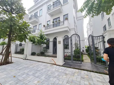 Chính chủ cần bán căn biệt thự solasta dương nội 170m2 đã có sổ, giá rẻ hơn hàng chủ đầu tư 5 6 tỷ.