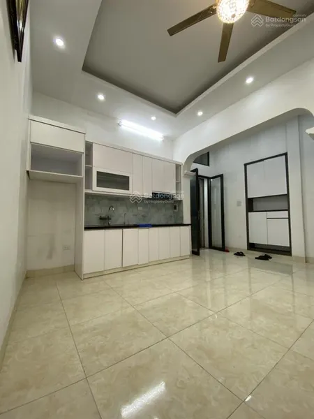 Trần khát chân 47.3m2 6,2 tỷ 20m ra phố mặt tiền 5m thông thủy