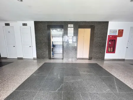 LÔ GÓC THOÁNG SÁNG – FULL NỘI THẤT – CHUNG CƯ VIỆT HƯNG
📍 KĐT Việt Hưng, Long Biên
📐 113m² – 3PN, 2WC – Tầng 5
💰 6,8 tỷ