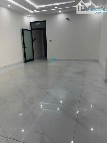 CHO THUÊ NHÀ NGUYÊN CĂN MẶT TIỀN ĐƯỜNG CHI LĂNG - 115 M² - 4 PN - GIÁ 28 TRIỆU