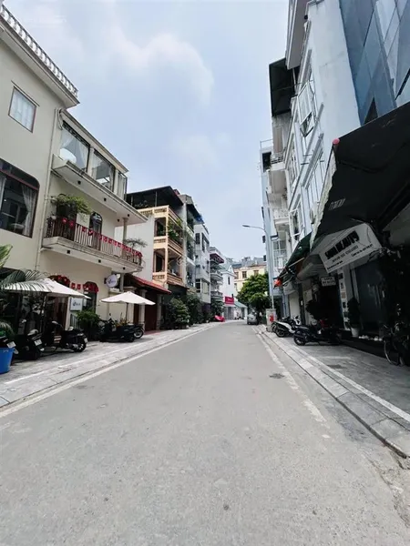 Mảnh đất xây toà văn phòng gần quận uỷ tây hồ, 110m2 mt 5.5m ô tô tránh kinh doanh, giá 46 tỷ