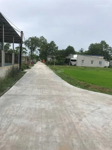 Đất chính chủ trung tâm thị trấn đức hòa 200m2, 900 triệu đường lớn